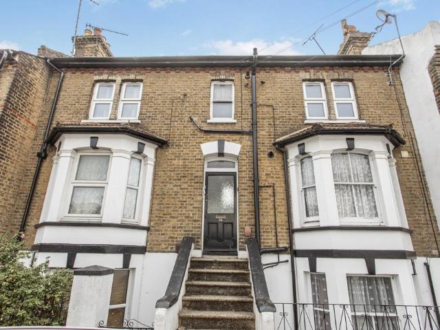 Flat for sale in Southend City Centre Neighbourhood, Alton Barnes