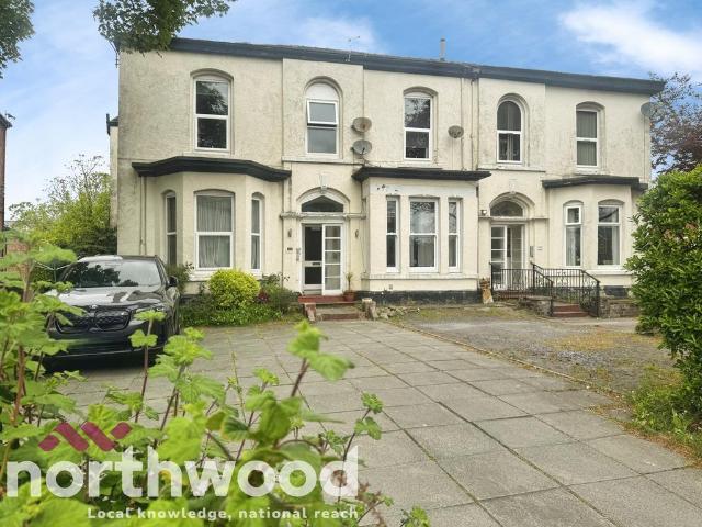 Flat for sale in Southport, Sefton