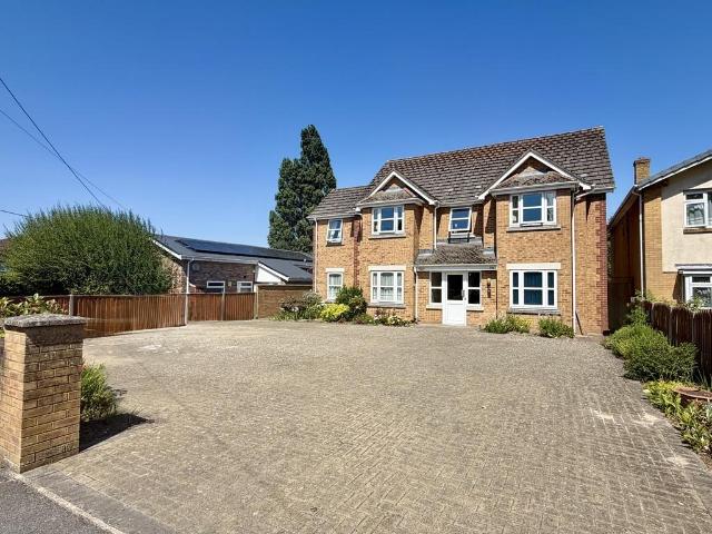 Flat for sale in Broadstone, Poole