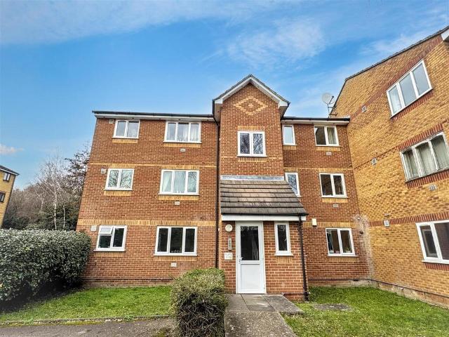 Flat for sale in West Ham, Greater London