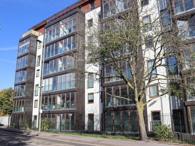 Flat for sale in Farnborough, Hampshire