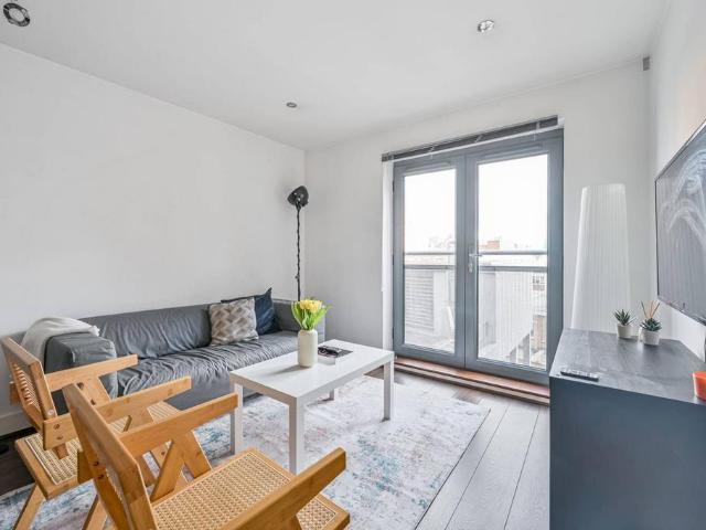 Flat for sale in St. George in the East, Whitechapel