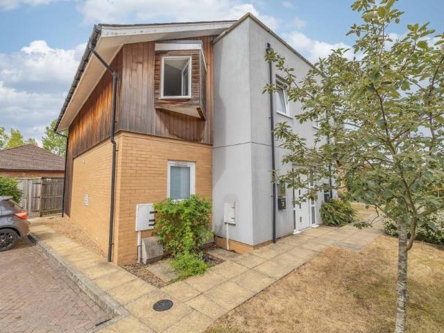Flat for sale in Martyrs Field, The Bridge