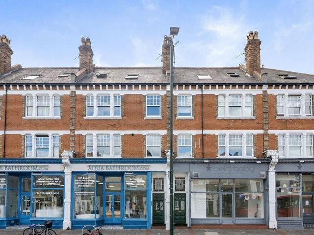 Flat for sale in St Margarets, Greater London
