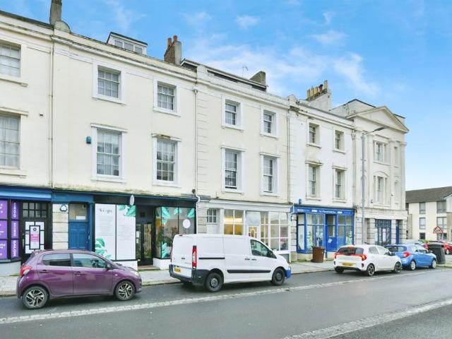 Flat for sale in Mount Wise