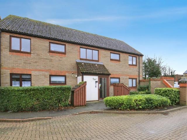 Flat for sale in Four Gotes, Cambridgeshire