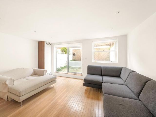 Flat for sale in Chalk Farm, Primrose Hill