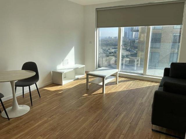 Flat for sale in Brompton, Gillingham