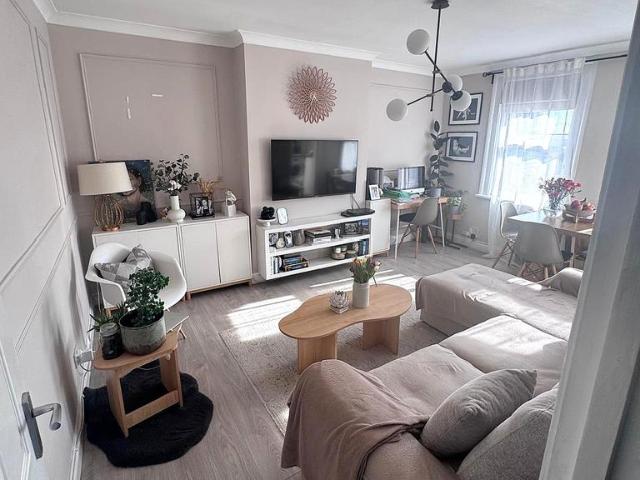 Flat for sale in West Hendon, Greater London