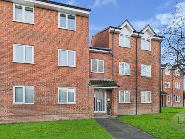 Flat for sale in Churchgate, Broxbourne