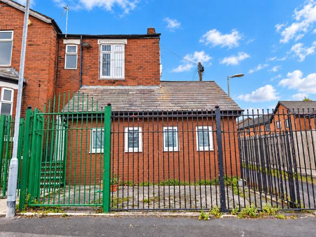 Flat for sale in Eccles, Salford