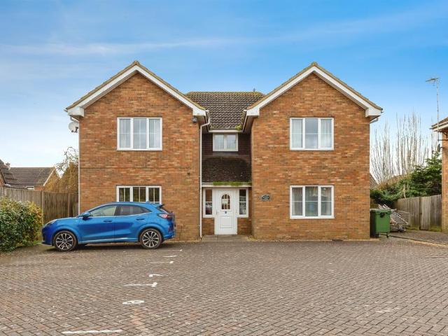 Flat for sale in Four Gotes, Cambridgeshire