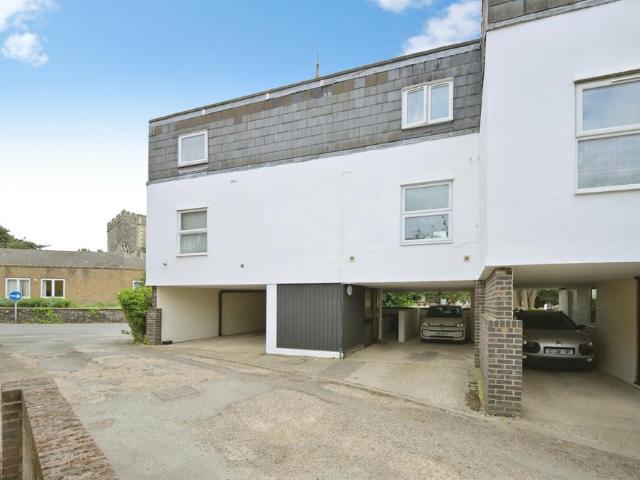 Flat for sale in Kings Hill, Colliers End