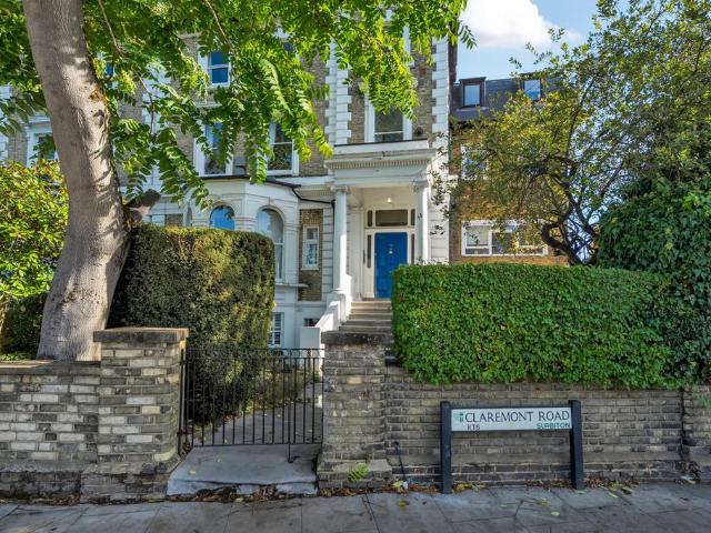 Flat for sale in Royal Borough of Kingston upon Thames, Greater London
