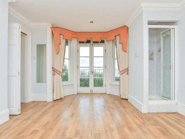Flat for sale in Upton, Acol