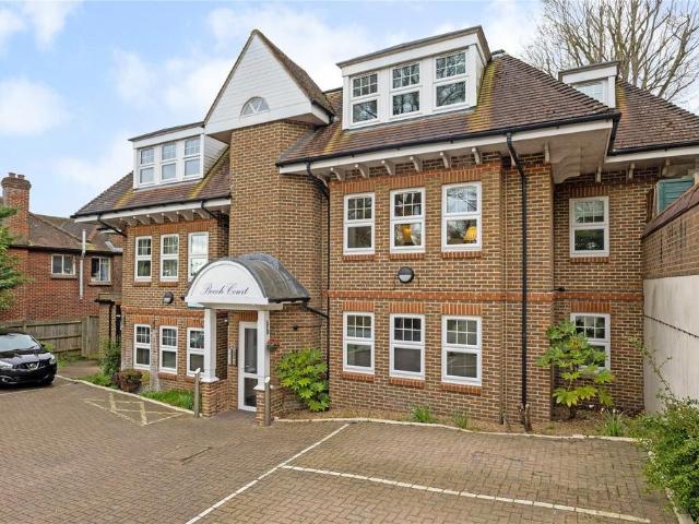 Flat for sale in London Borough of Merton, Raynes Park