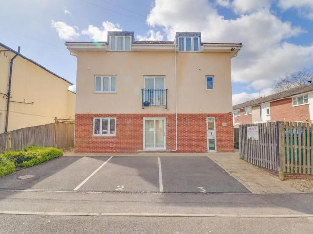 Flat for sale in Crosshouse, Southampton