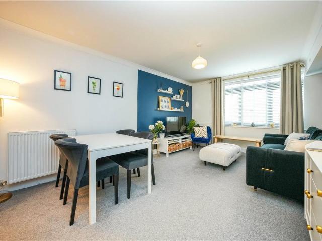 Flat for sale in Midway, Kent