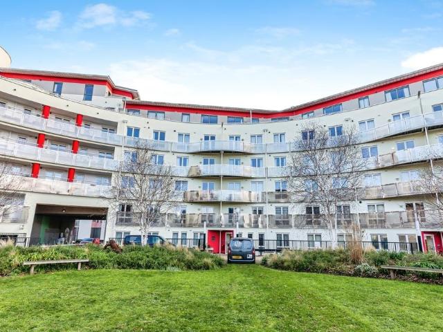 Flat for sale in Spike Island, Feckenham