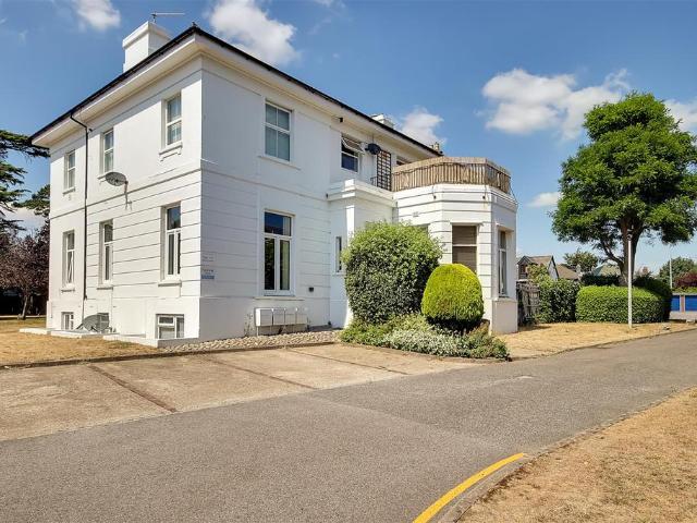 Flat for sale in Worthing, West Sussex