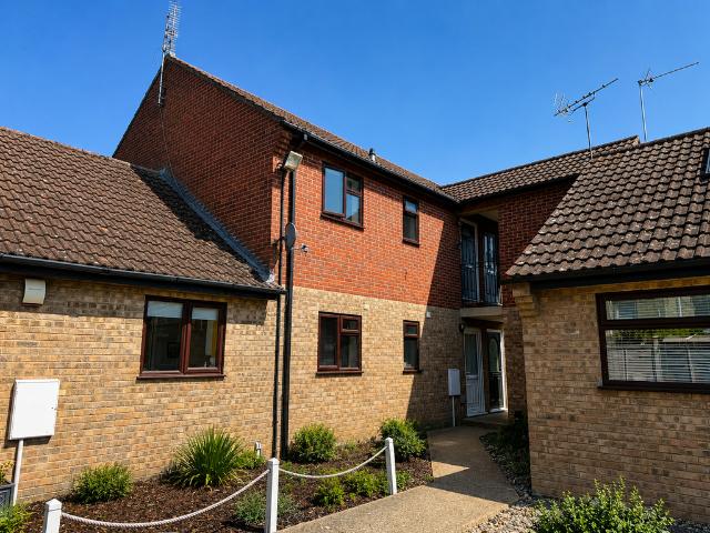 Flat for sale in Barway, Cambridgeshire