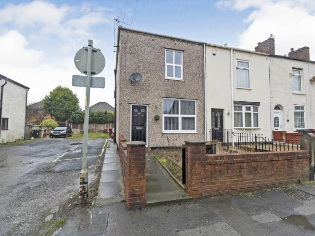 Flat for sale in Daisy Hill, Lee Bank
