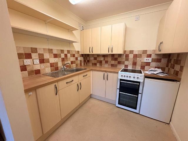 Flat for sale in Chesterton, Arbury