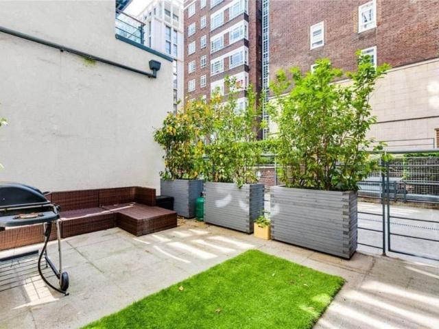 Flat for sale in Greater London