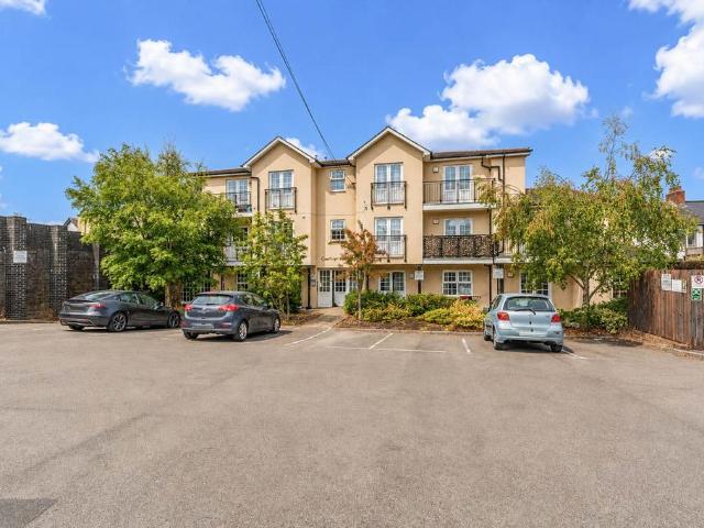 Flat for sale in Wales