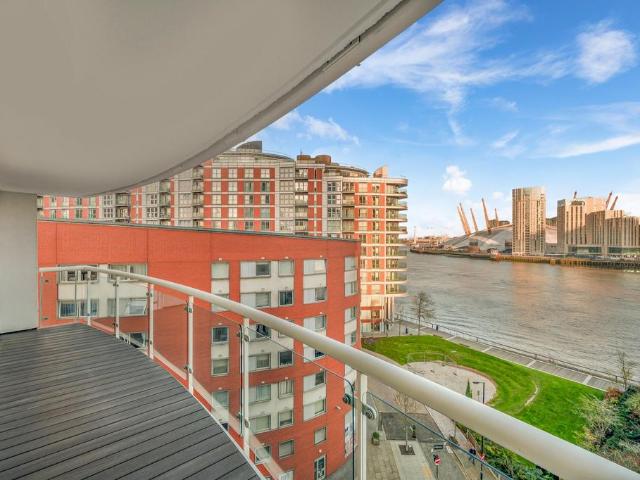 Flat for sale in Blackwall, Greater London