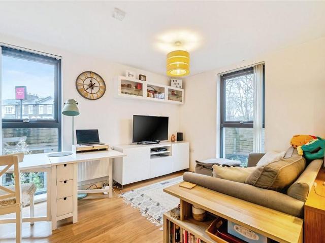 Flat for sale in London Borough of Lewisham, Greater London