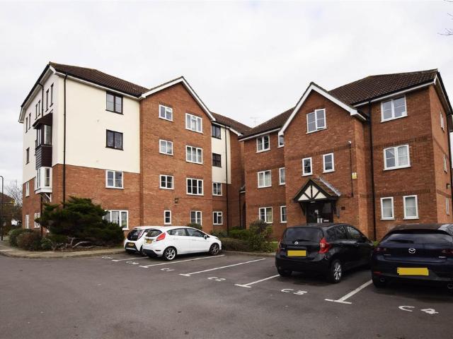 Flat for sale in Alperton, Greater London