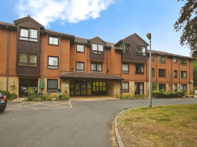 Flat for sale in Peterborough