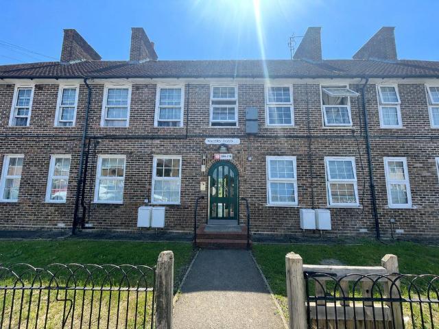 Flat for sale in London Borough of Lewisham, Greater London
