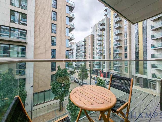 Flat for sale in Woodberry Down, Stamford Hill