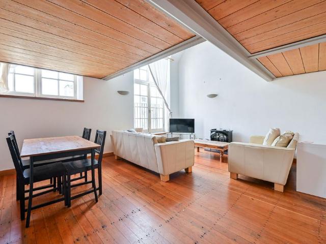 Flat for sale in Walworth, Greater London