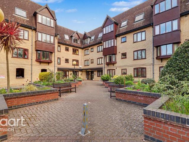 Flat for sale in East Bank, Norfolk