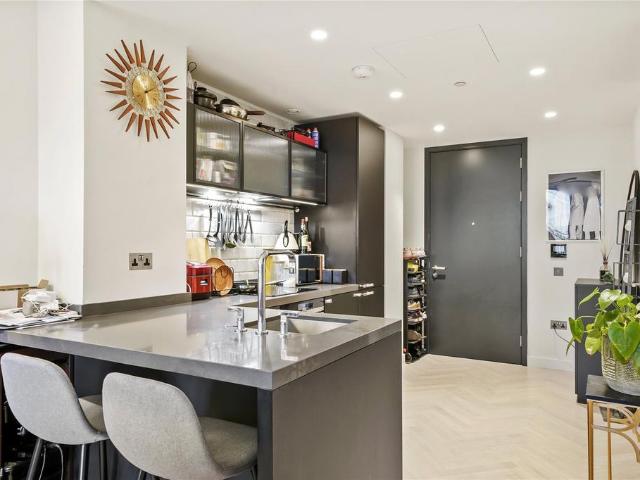 Flat for sale in Bishopsgate Without, Lyons
