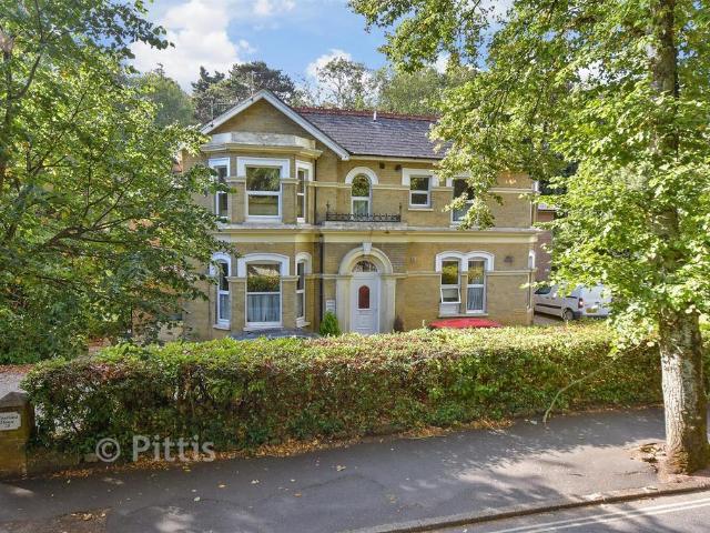 Flat for sale in Luccombe, Shanklin