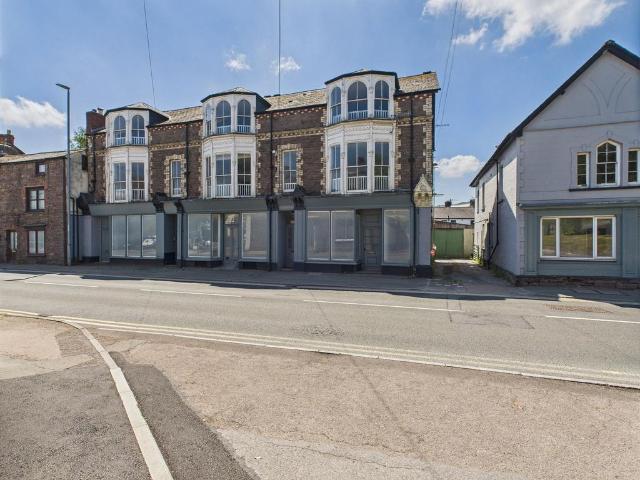 Flat for sale in Abergavenny
