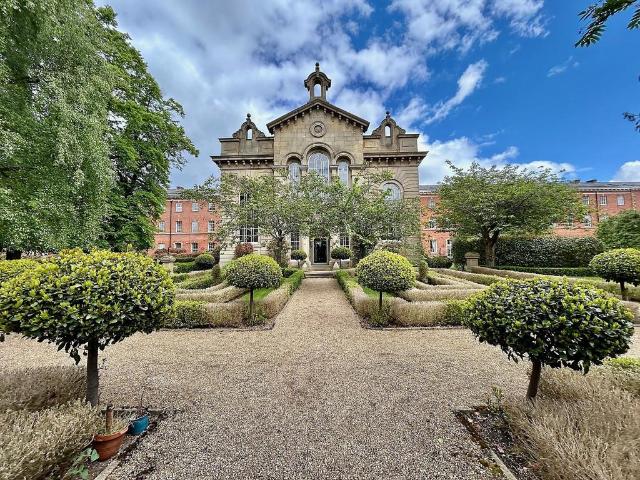Flat for sale in Georgia, Greater Manchester