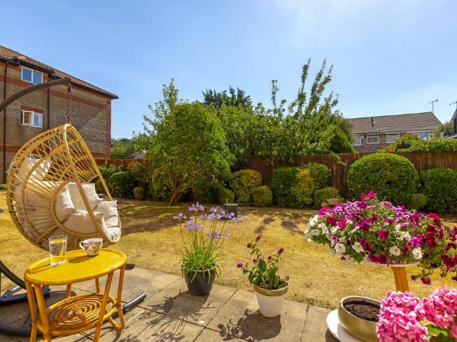 Flat for sale in Fishersgate, West Sussex