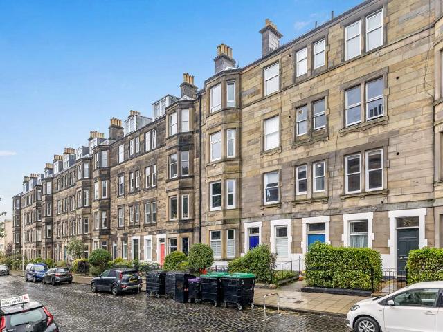 Flat for sale in Broughton, Scotland