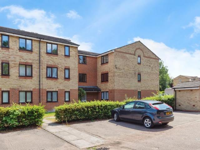 Flat for sale in Fishers Green, Shephall