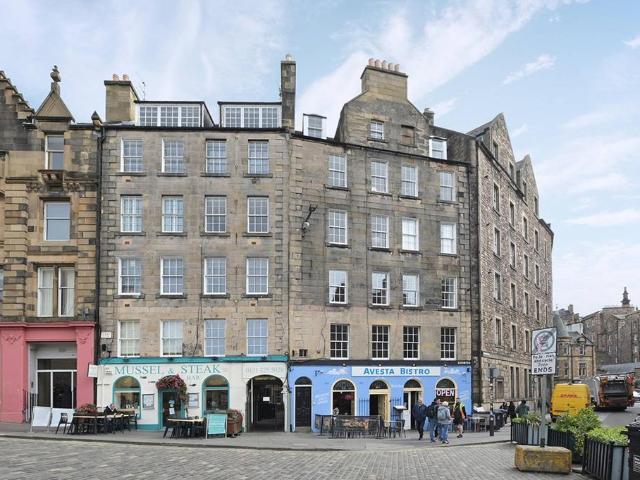 Flat for sale in Old Town, Scotland