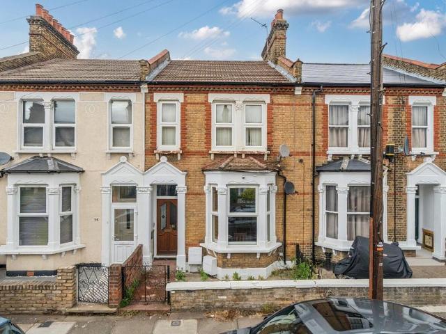 Flat for sale in London Borough of Lewisham, Greater London