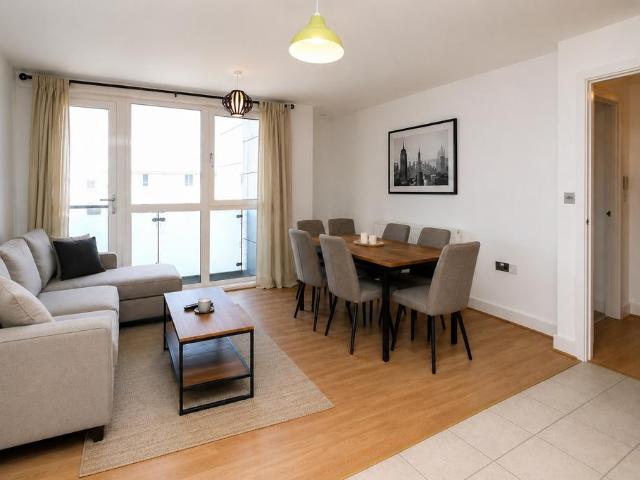 Flat for sale in Stratford Marsh, Greater London