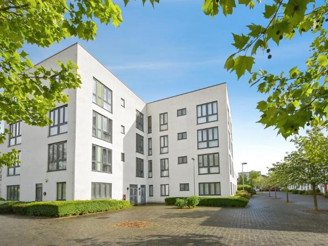 Flat for sale in Fretherne, Hertfordshire