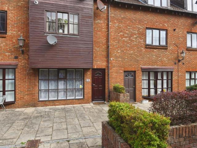 Flat for sale in Wisbech, Four Gotes