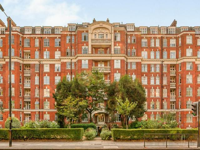 Flat for sale in St. John's Wood, Greater London